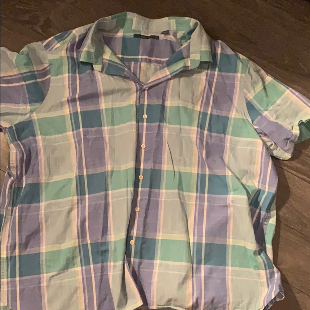 Men’s shirt sleeve dressy shirt